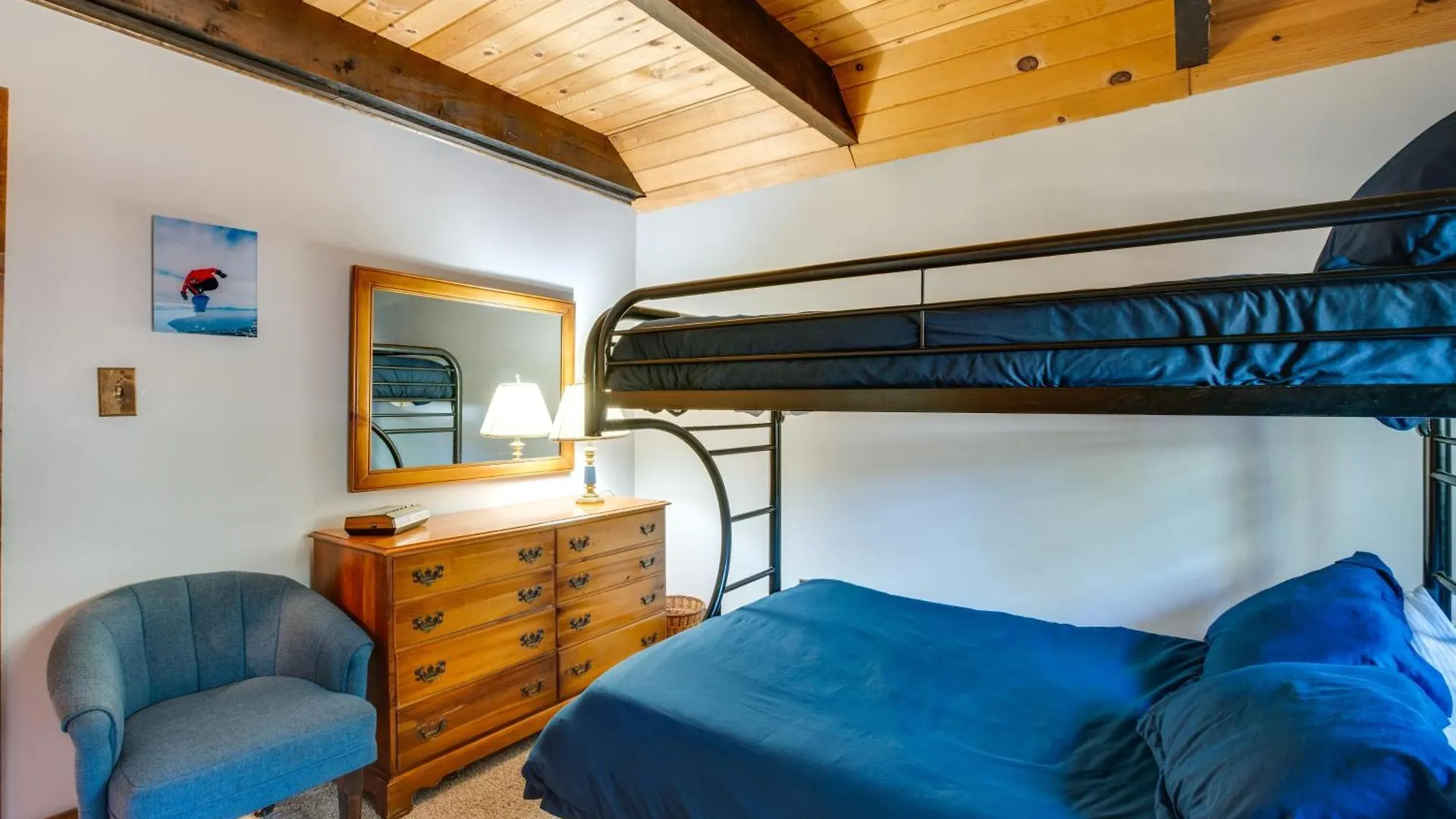 בית נופש סאות' לייק טאהו Rustic Tahoe Cabin With Deck And Grill, Dog Friendly!