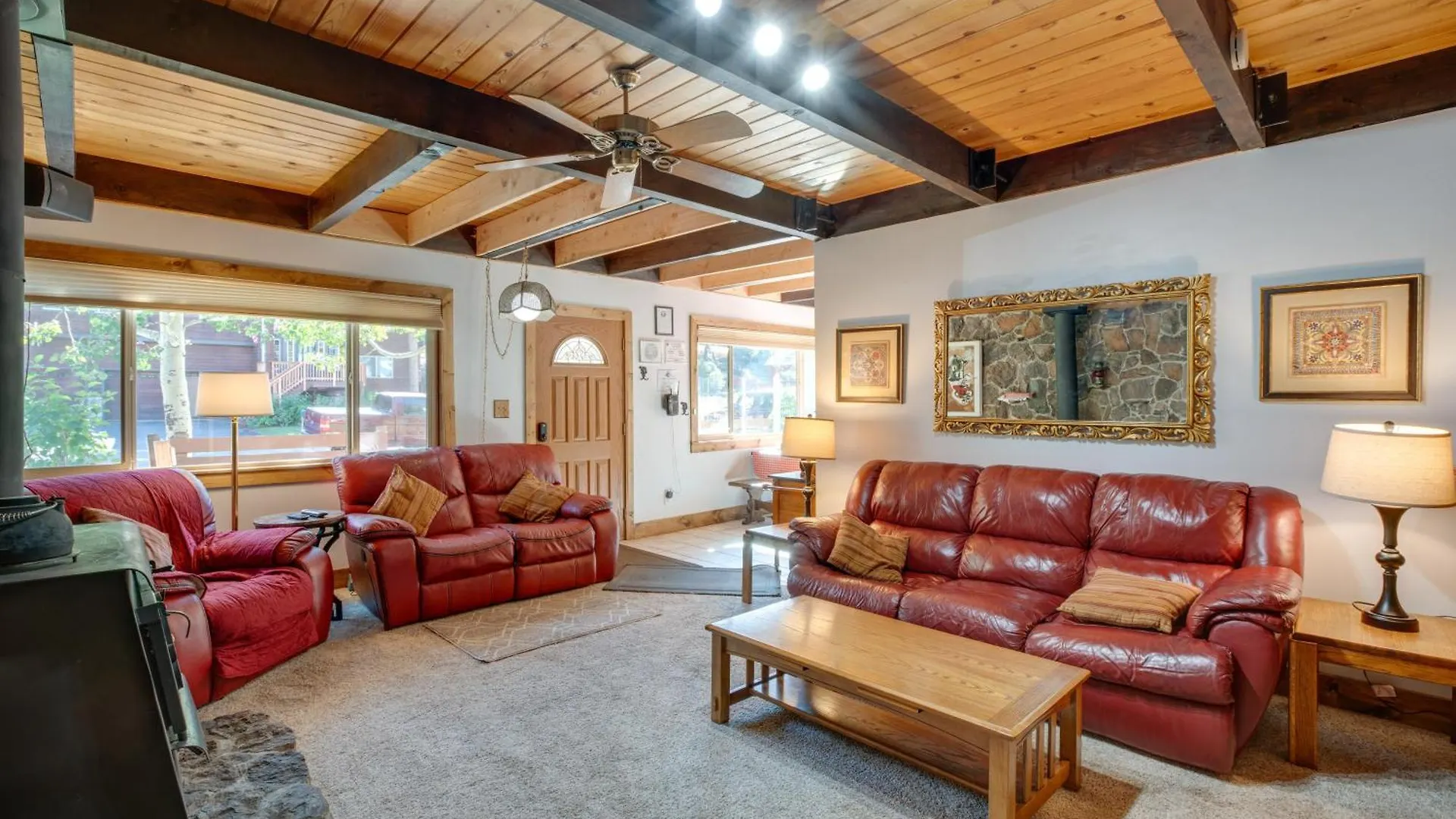 סאות' לייק טאהו Rustic Tahoe Cabin With Deck And Grill, Dog Friendly! בית נופש