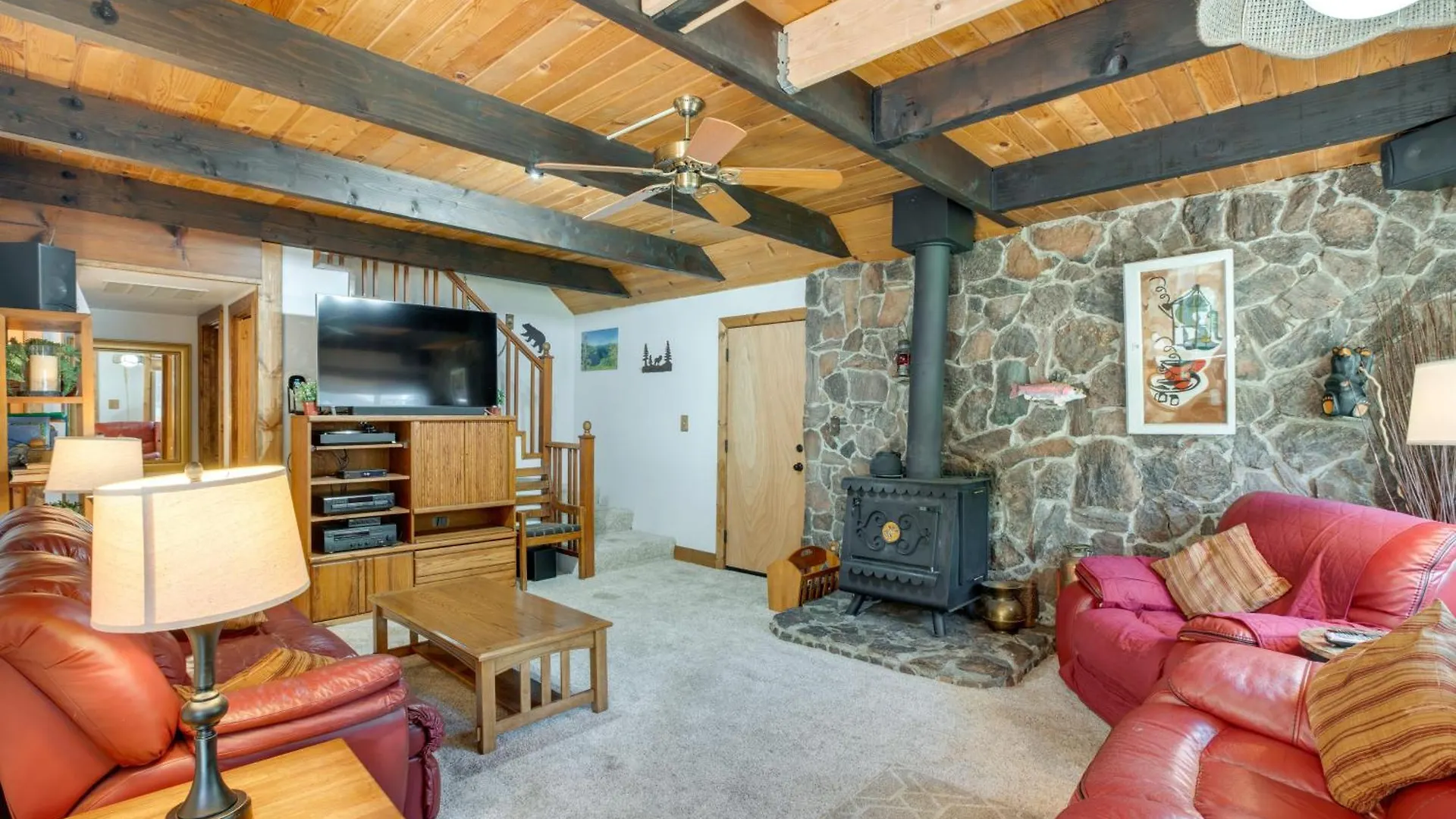 בית נופש סאות' לייק טאהו Rustic Tahoe Cabin With Deck And Grill, Dog Friendly!